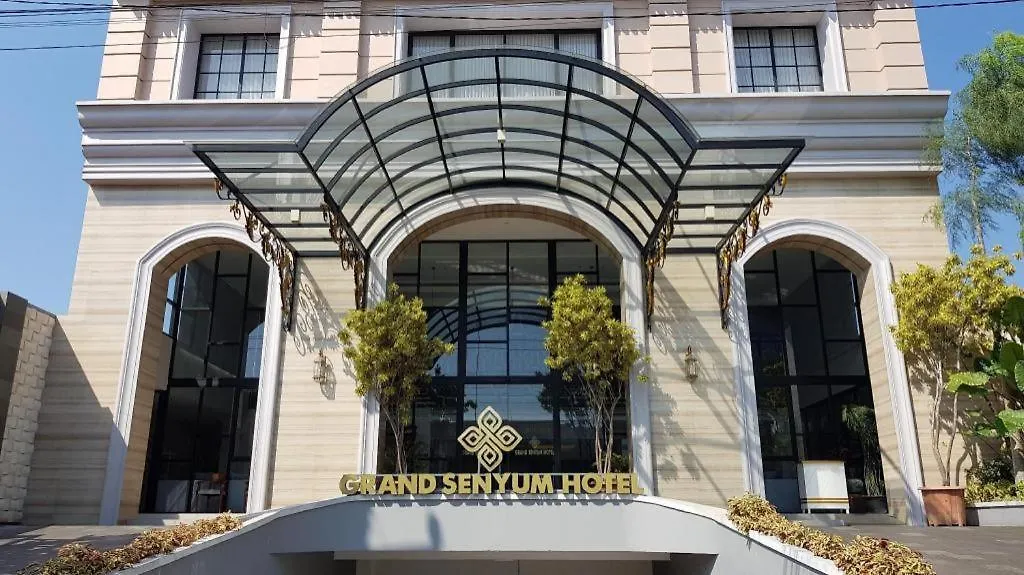 Grand Senyum Hotel-1